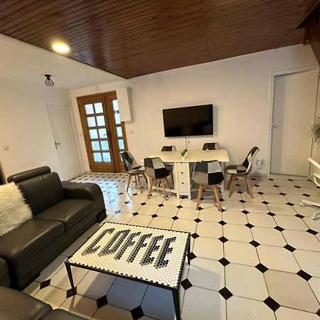 Agreable Appartement Dans Une Maison Saint-Denis  Luaran gambar