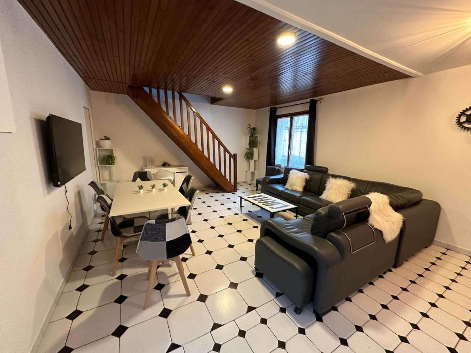 Agreable Appartement Dans Une Maison Saint-Denis  Luaran gambar