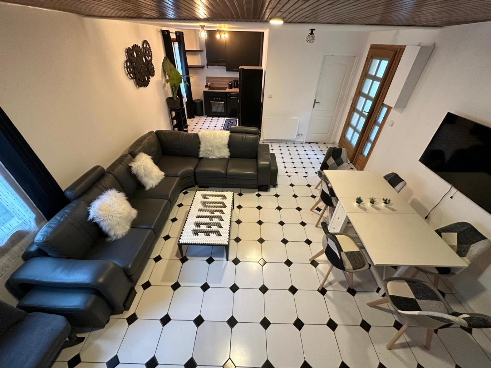 Agreable Appartement Dans Une Maison Saint-Denis  Luaran gambar